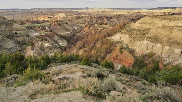badlands north dakota.jpg